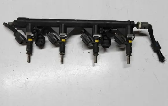 Peugeot 308 Fuel main line pipe V757564580