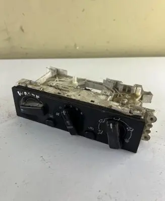 Mitsubishi Space Wagon Climate control unit MR398658
