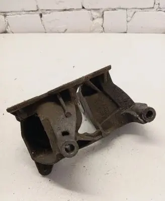 Volkswagen Transporter - Caravelle T5 Engine mounting bracket 070199343B