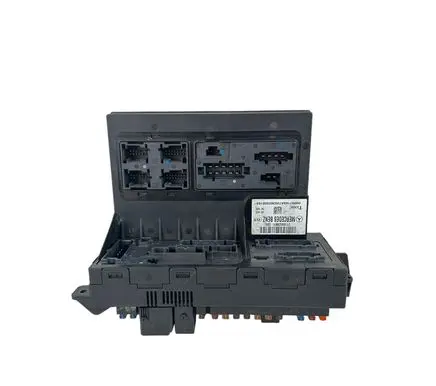 Mercedes-Benz E W211 SAM control unit 2115453901 00007165A72