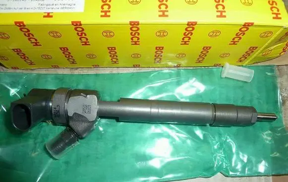 Mercedes-Benz S W222 Fuel injector 0445110045