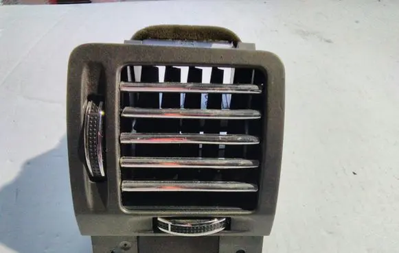 Opel Vectra C Dashboard side air vent grill/cover trim 1319191315 230635620