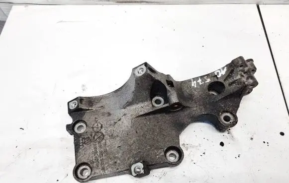 Volkswagen Jetta V Engine mounting bracket 038903143AF