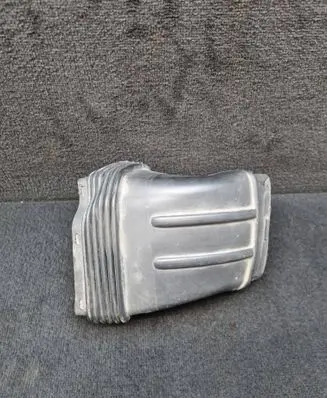 Audi A6 S6 C6 4F Air intake duct part 4F0129739B
