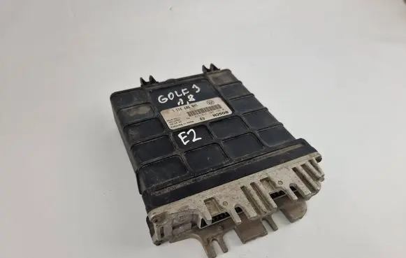 Volkswagen Golf III Engine control unit/module 1H0907311L 0261203318