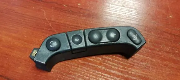 BMW 7 E38 Steering wheel buttons/switches 8368969