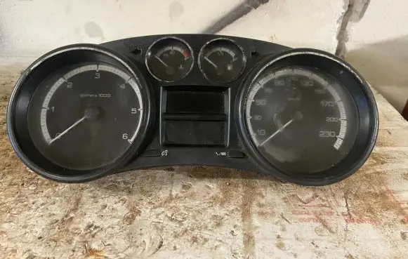 Peugeot 308 Speedometer (instrument cluster) 9665107480 ENHC01 0129700003