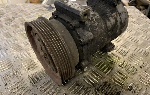 Renault Clio II Air conditioning (A/C) compressor (pump) 7700273801