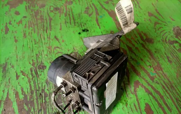 Mercedes-Benz C W202 ABS Pump