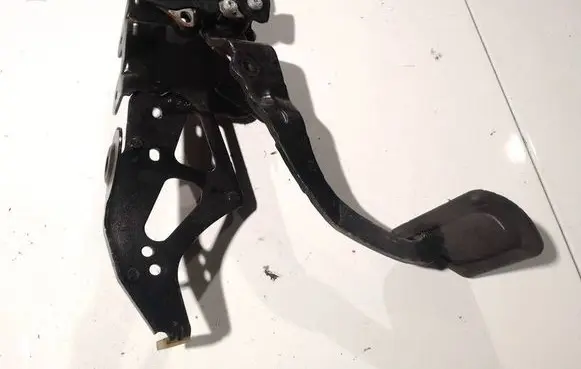 Renault Scenic II - Grand scenic II Brake pedal 