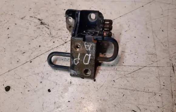 Volkswagen PASSAT B5 Front door lower hinge 4B0831412B