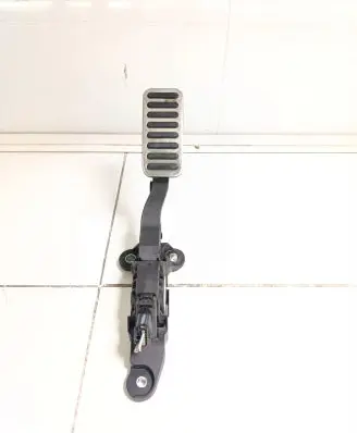 Hyundai Kona I Accelerator throttle pedal 00136810 CN06352473