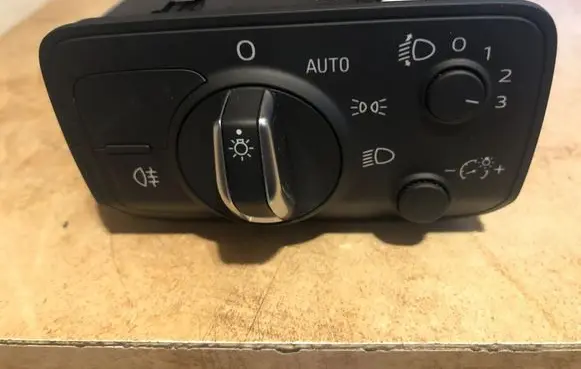 Audi Q2 - Light switch 8V0941531BE