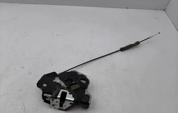 Honda CR-V Front door lock 72111T1G