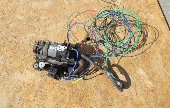 BMW 7 G11 G12 Air suspension compressor/pump 6884682
