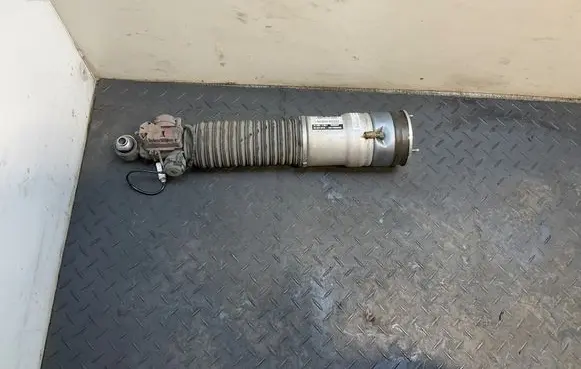 BMW 7 F01 F02 F03 F04 Air suspension rear shock absorber 6858814 15140011564 13B0102C2330