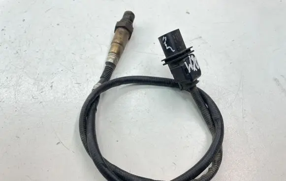 Mercedes-Benz C W204 Lambda probe sensor 0035427118 0258017