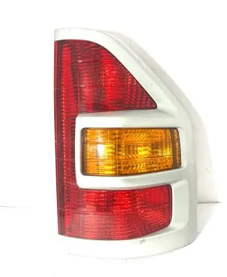 Mitsubishi Montero Rear/tail lights R1726r