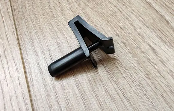 Peugeot 206+ Radiator mount bracket 