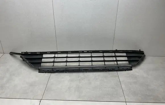 Volkswagen Golf VII Front bumper lower grill 5G0853677L