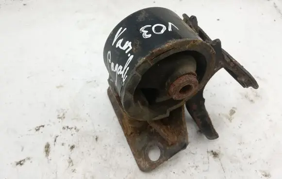 Toyota Avensis T220 Engine mount bracket NOCODE
