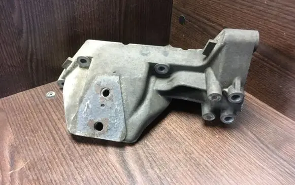 Iveco Daily 4th gen Engine mount bracket 500376601