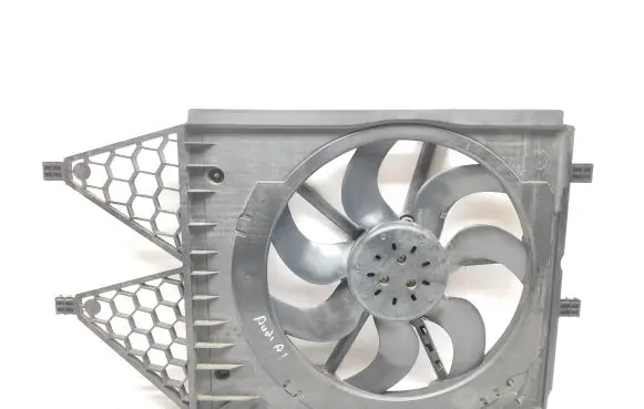 Radiator cooling fan shroud