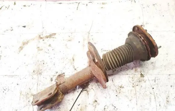 Toyota Avensis T250 Front shock absorber/damper