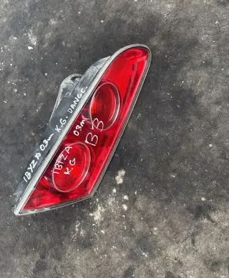 Tailgate rear/tail lights