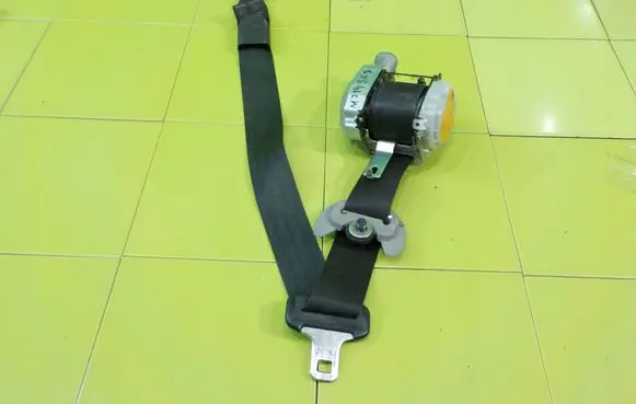KIA Rio Front seatbelt 888701W600 XP129