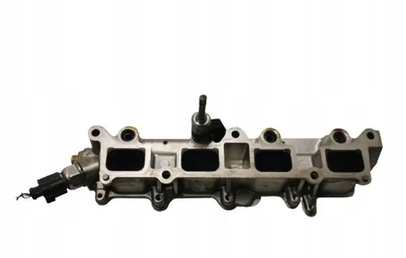 Volkswagen Golf V Fuel main line pipe