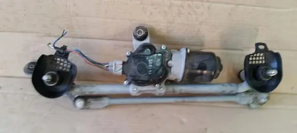 Mitsubishi Space Star Front wiper linkage and motor