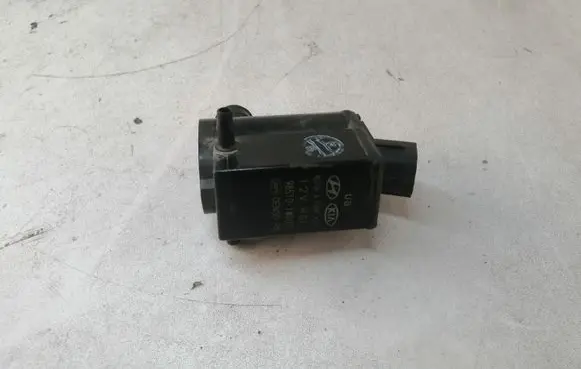 Hyundai i30 Windscreen/windshield washer pump 985101W000