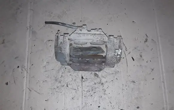 Mitsubishi Pajero Front brake caliper NOCODE