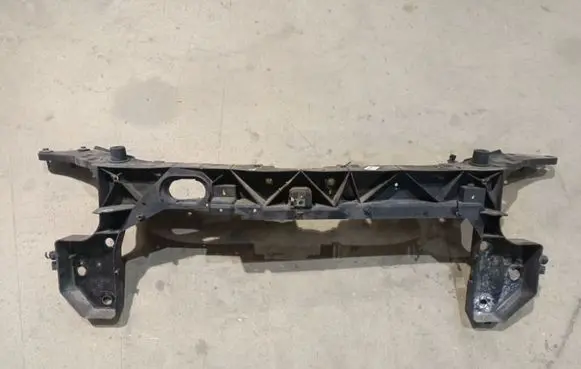 Renault Clio III Radiator support slam panel 