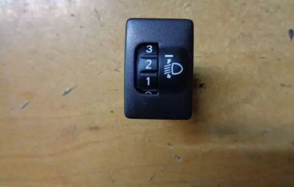 Toyota Aygo AB40 Headlight level height control switch 841520D090