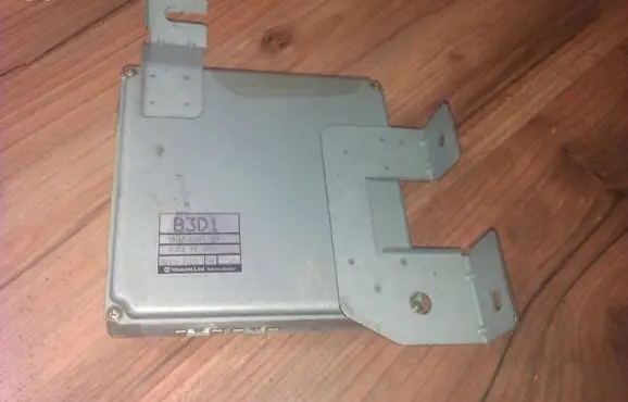 Mazda 121 Engine control unit/module b3d118881c b3d1