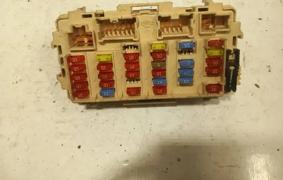 Nissan X-Trail T30 Fuse box set ppt40