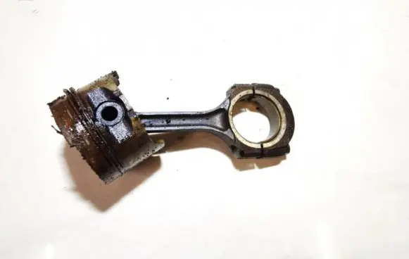 Renault Scenic I Piston with connecting rod