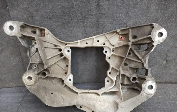 Gearbox mounting bracket