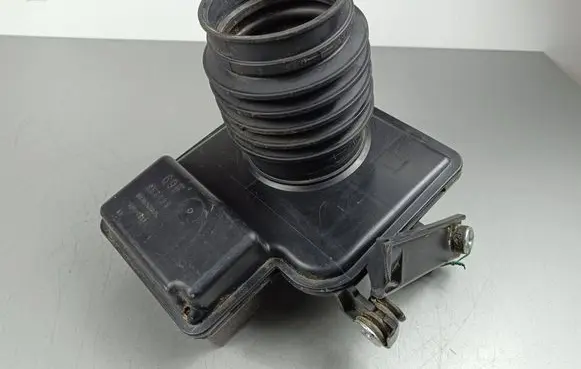 Honda CR-V Air intake duct part RES195