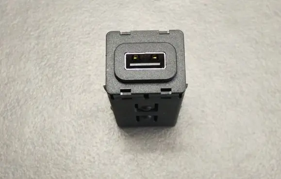 Volkswagen Amarok II USB socket connector N1WT19J252AA