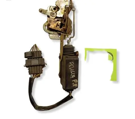 Skoda Felicia II Front door lock 6U0837016A