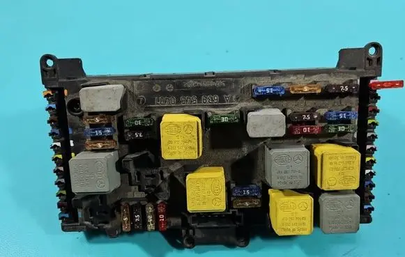Mercedes-Benz Vito Viano W639 Central body control module 6395450201 IMPRK1519966