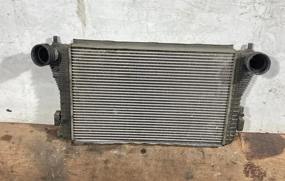 Volkswagen Touran I Intercooler radiator 1k0145803