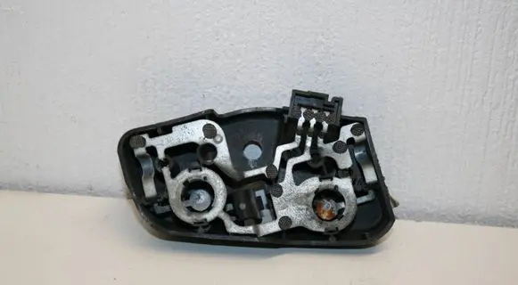 BMW 3 E46 Tail light bulb cover holder 6907938 388570R