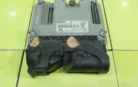 Hyundai ix35 Engine control unit/module 391012F250