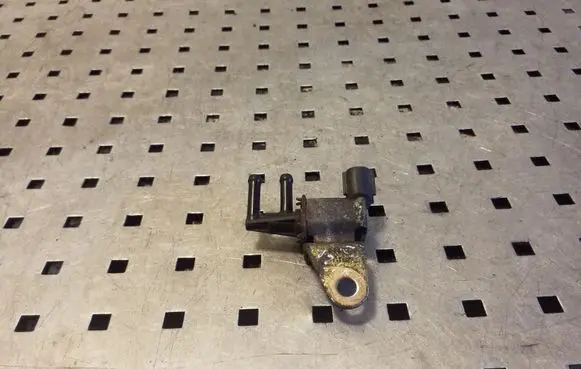 Subaru Outback Turbo solenoid valve K5T48479