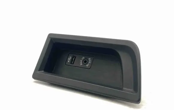 BMW 4 F32 F33 AUX in-socket connector 9207357 105026812