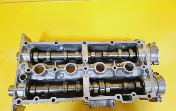 Volkswagen Golf V Rocker cam cover 03C103475 036103341